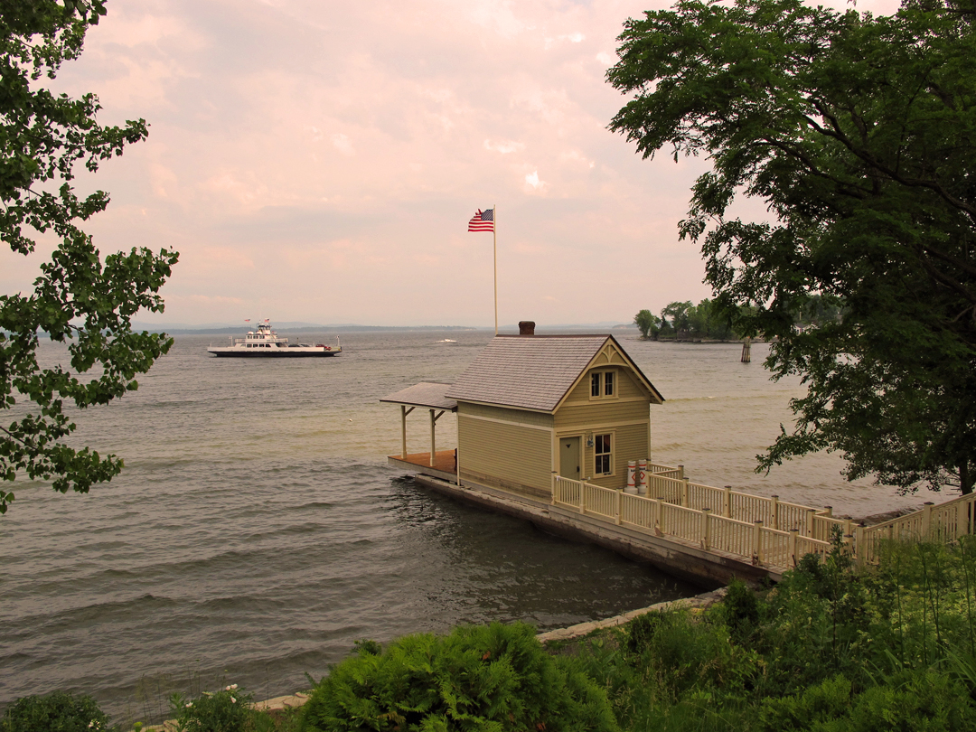 Rosslyn boathouse, Essex, NY