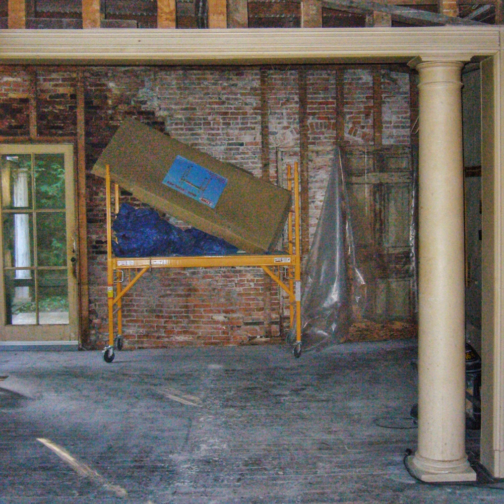 Soon-to-be repurposed column during September 2006 deconstruction in Rosslyn's future dining room (Photo: Geo Davis)